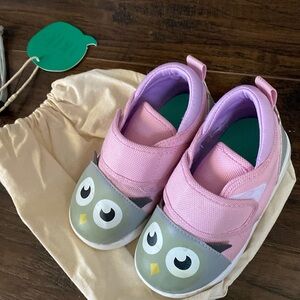 Ikki Sneakers for toddler girl size 8